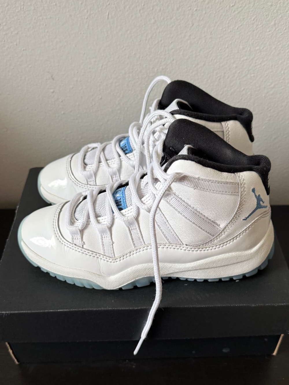 Jordan 11 Retro (PS) Shoes - Size 1Y